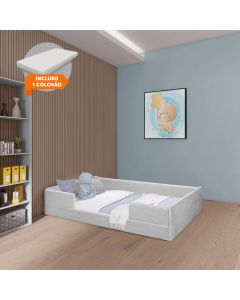 Cama Montessoriana Infantil com Colchão em Madeira Maciça com Revestimento em Tecido Luana Cinza